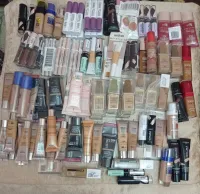 Lot maquillage original caba nabi3 fih 3la b3dh 0772598857