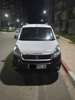 voitures-peugeot-partner-2017-el-harrach-alger-algerie