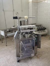 Machine Remplisseuse  liquide visqueux  , dosete 