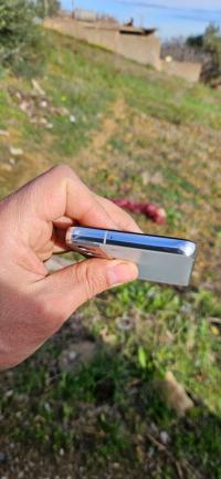 Samsung Galaxy s22 thumbnail 3