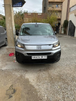 voitures-fiat-doblo-2024-batna-algerie