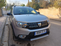 voitures-dacia-sandero-2023-sour-el-ghouzlane-bouira-algerie