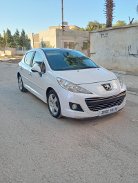 voitures-peugeot-207-2010-allure-chiffa-blida-algerie