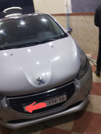 voitures-peugeot-208-2014-allure-dar-el-beida-alger-algerie