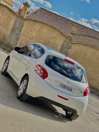 voitures-peugeot-208-2014-allure-medea-algerie