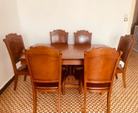 Grande table salon massive et 6 chaises 