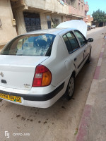 voitures-renault-clio-classique-2004-chlef-algerie