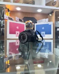 Canon 250D avec 18-55mm en excellent état batterie et chargeur  Click : 2k
