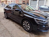 moyenne-berline-renault-megane-5-2023-13-150cv-4-cylindre-oran-algerie