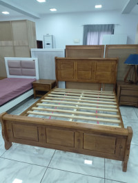 chambres-a-coucher-lit-deux-tables-de-nuit-bois-hetre-finition-et-solidite-es-senia-oran-algerie