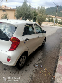 voitures-kia-picanto-2013-base-clim-bougaa-setif-algerie