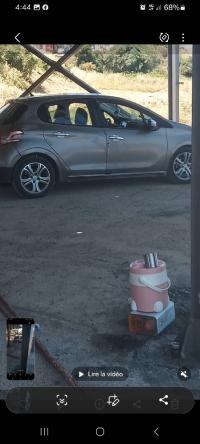 سيارات-peugeot-208-2013-أعفير-بومرداس-الجزائر