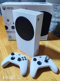 Xbox series s 512g avec boite ليطا 10/10 مع 2 Manette