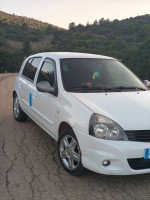 voitures-renault-clio-campus-2012-bye-chlef-algerie