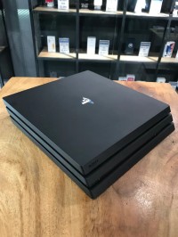 consoles-ps4-pro-1t-flachi-bouzareah-alger-algerie