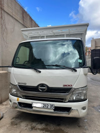 camion-hino-300-913-2012-boumerdes-algerie