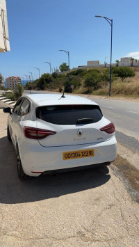 voitures-renault-clio-5-2023-evolution-akbou-bejaia-algerie