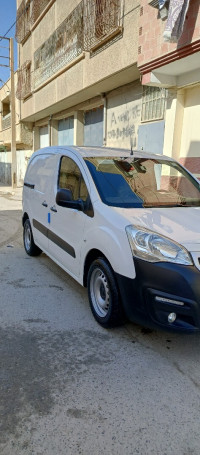 voitures-peugeot-partner-2015-b9-khenchela-algerie