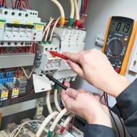 موظف-متعدد-الكفاءات-electricien-batiments-الجزائر-وسط