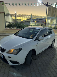 voitures-seat-ibiza-2014-fully-toit-ouvrant-ain-oussara-djelfa-algerie