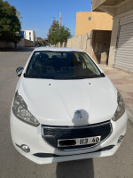 voitures-peugeot-208-2013-allure-khenchela-algerie