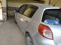 voitures-renault-clio-3-2011-meftah-blida-algerie