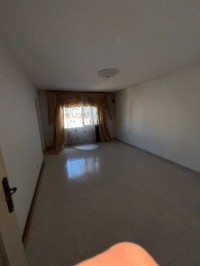 شقة-كراء-3-غرف-البليدة-الجزائر