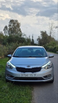 سيارات-kia-cerato-2015-قمار-الوادي-الجزائر