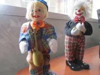 je vend 02 poupées clowns en porcelaine pour collectionneur adulte