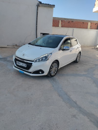 voitures-peugeot-208-2016-allure-facelift-mchedallah-bouira-algerie