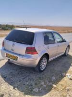 moyenne-berline-volkswagen-golf-4-2001-batna-algerie