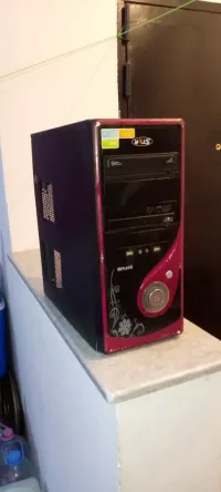 Unité Centrale INTEL PENTIUM Duel CPU E2220   RAM 4GO  DD 160GO  CLE WIFI