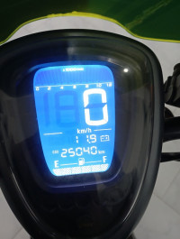 motos-et-scooters-vmd-cuxi-2022-ain-tagourait-tipaza-algerie