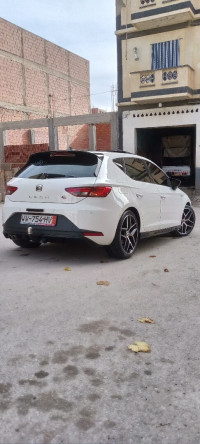 voitures-seat-leon-2016-fr15-beni-fouda-setif-algerie