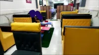16 BOX + 8 Tables + 8  pour Fast Food