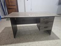 مكاتب-و-أدراج-bureau-avec-caisson-باتنة-الجزائر