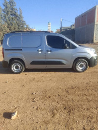 voitures-fiat-doblo-2023-chelghoum-laid-mila-algerie