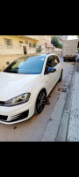 moyenne-berline-volkswagen-golf-7-2014-blida-algerie