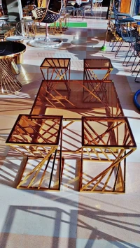 Table basse doré 1 plus 4 