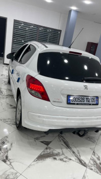 voitures-peugeot-207-2012-allure-batna-algerie