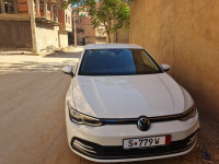 moyenne-berline-volkswagen-golf-8-2021-laghouat-algerie