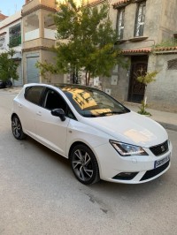 سيارات-seat-ibiza-2016-black-line-برج-الغدير-بوعريريج-الجزائر