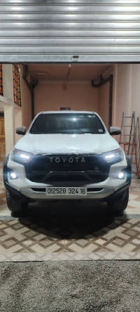 voitures-toyota-hilux-2024-gr-taya-setif-algerie