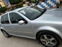 سيارات-volkswagen-golf-4-2001-المدية-الجزائر