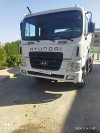 camion-hyundai-malaxeur-2009-tebessa-algerie