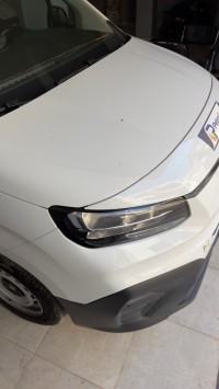 السيارات-النفعية-fiat-doblo-2025-بطيوة-وهران-الجزائر