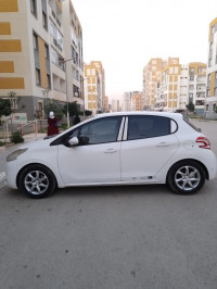 voitures-peugeot-208-2015-allure-bouinan-blida-algerie