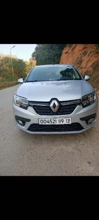 voitures-renault-2019-symbole-maghnia-tlemcen-algerie