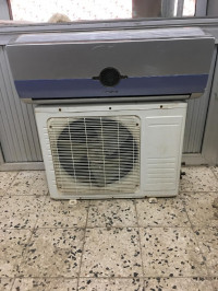 climatiseurs-2-climatiseur-a-vendre-condor-et-carrera-12000btu-ybrdo-tres-bien-avec-gaz-tout-les-accessoires-bab-ezzouar-alger-algerie