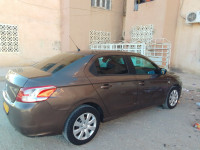 voitures-peugeot-301-2013-12-biskra-algerie